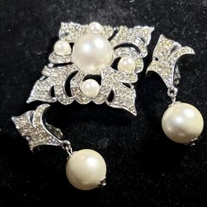 Sarah Coventry Vintage Pin and Earrings